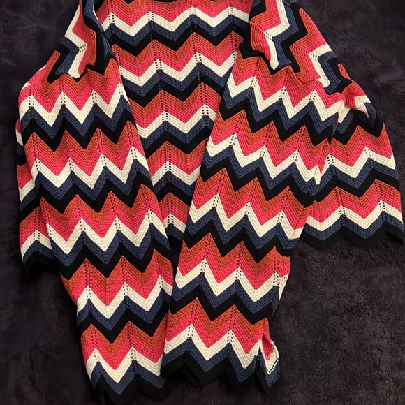 ASOS cropped US 14 striped zigzag sweater - Picture 3 of 4